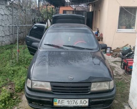 Чорний Опель Вектра, об'ємом двигуна 2 л та пробігом 300 тис. км за 1193 $, фото 1 на Automoto.ua