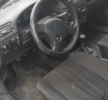 Чорний Опель Вектра, об'ємом двигуна 0 л та пробігом 273 тис. км за 1100 $, фото 1 на Automoto.ua