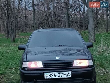 Черный Опель Вектра, объемом двигателя 1.6 л и пробегом 300 тыс. км за 1500 $, фото 1 на Automoto.ua