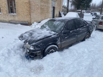 Чорний Опель Вектра, об'ємом двигуна 1.6 л та пробігом 300 тис. км за 350 $, фото 1 на Automoto.ua