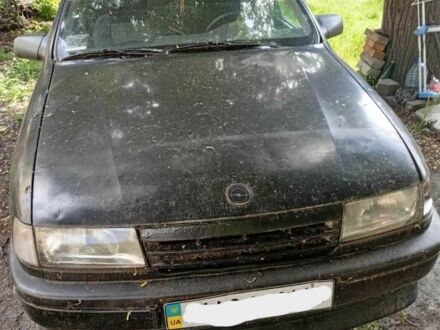 Опель Вектра 1991 в Черкассах на Automoto.ua Черный Опель Вектра, объемом двигателя 1.8 л и пробегом 256 тыс. км за 800 $, фото 1 на Automoto.ua