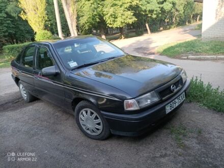 Черный Опель Вектра, объемом двигателя 1.8 л и пробегом 200 тыс. км за 1750 $, фото 1 на Automoto.ua