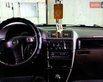Чорний Опель Вектра, об'ємом двигуна 2 л та пробігом 300 тис. км за 1300 $, фото 1 на Automoto.ua