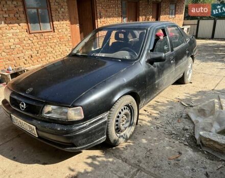 Черный Опель Вектра, объемом двигателя 1.6 л и пробегом 217 тыс. км за 900 $, фото 1 на Automoto.ua