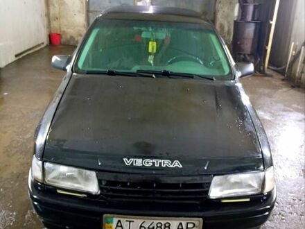 Опель Вектра 1993 в Калуше на Automoto.ua Черный Опель Вектра, объемом двигателя 2 л и пробегом 300 тыс. км за 1300 $, фото 1 на Automoto.ua