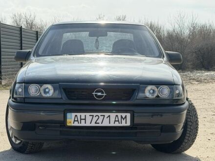 Черный Опель Вектра, объемом двигателя 1.8 л и пробегом 300 тыс. км за 1550 $, фото 1 на Automoto.ua