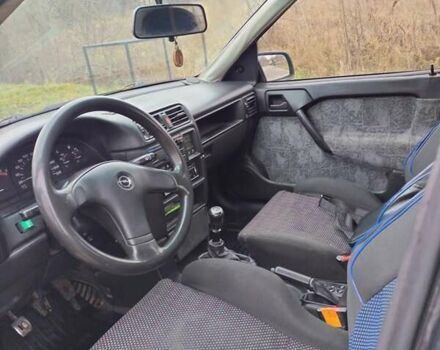 Черный Опель Вектра, объемом двигателя 1.8 л и пробегом 460 тыс. км за 1200 $, фото 1 на Automoto.ua