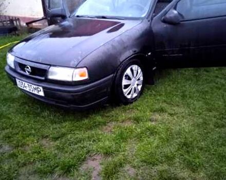 Черный Опель Вектра, объемом двигателя 2 л и пробегом 250 тыс. км за 800 $, фото 1 на Automoto.ua