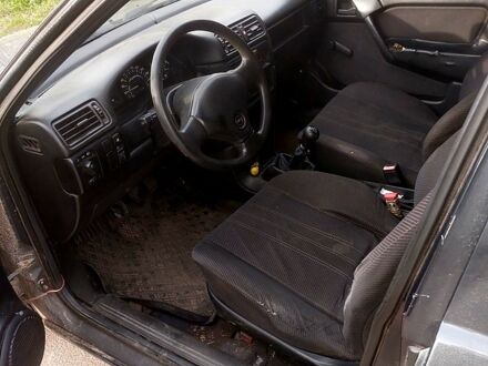 Чорний Опель Вектра, об'ємом двигуна 2 л та пробігом 0 тис. км за 1000 $, фото 1 на Automoto.ua