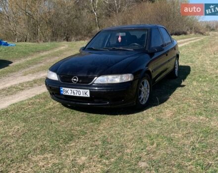 Черный Опель Вектра, объемом двигателя 1.6 л и пробегом 400 тыс. км за 1470 $, фото 1 на Automoto.ua