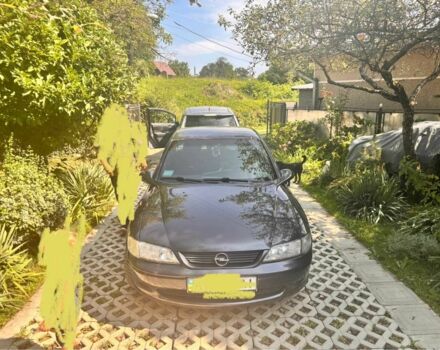 Черный Опель Вектра, объемом двигателя 1.6 л и пробегом 235 тыс. км за 2599 $, фото 1 на Automoto.ua