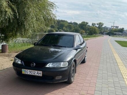 Черный Опель Вектра, объемом двигателя 2 л и пробегом 300 тыс. км за 999 $, фото 1 на Automoto.ua