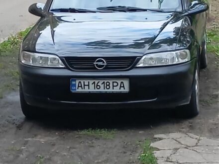 Чорний Опель Вектра, об'ємом двигуна 1.8 л та пробігом 370 тис. км за 2000 $, фото 1 на Automoto.ua