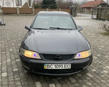 Черный Опель Вектра, объемом двигателя 2 л и пробегом 333 тыс. км за 1400 $, фото 1 на Automoto.ua