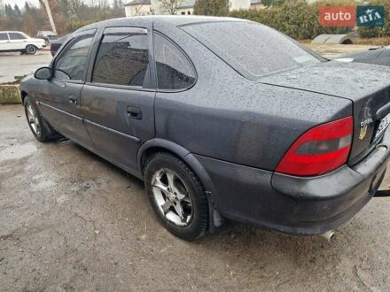 Черный Опель Вектра, объемом двигателя 1.8 л и пробегом 330 тыс. км за 2300 $, фото 1 на Automoto.ua