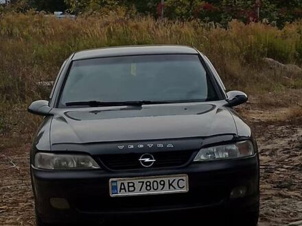 Черный Опель Вектра, объемом двигателя 1.8 л и пробегом 300 тыс. км за 2600 $, фото 1 на Automoto.ua