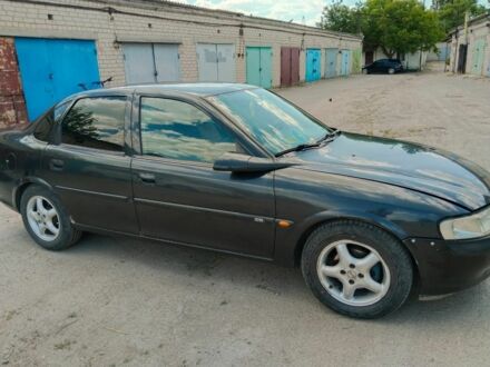 Опель Вектра 1997 в Херсоне на Automoto.ua Черный Опель Вектра, объемом двигателя 1.8 л и пробегом 337 тыс. км за 3200 $, фото 1 на Automoto.ua