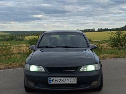 Черный Опель Вектра, объемом двигателя 1.8 л и пробегом 340 тыс. км за 2600 $, фото 1 на Automoto.ua