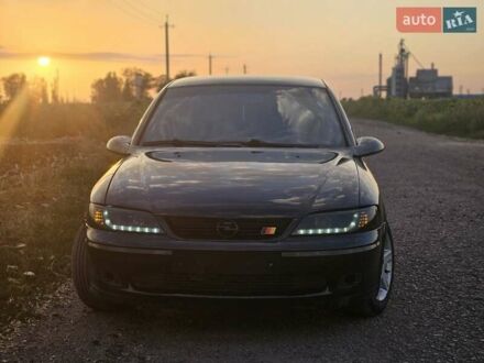 Чорний Опель Вектра, об'ємом двигуна 1.8 л та пробігом 333 тис. км за 3800 $, фото 1 на Automoto.ua