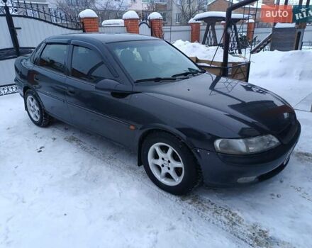 Черный Опель Вектра, объемом двигателя 1.8 л и пробегом 447 тыс. км за 1950 $, фото 1 на Automoto.ua