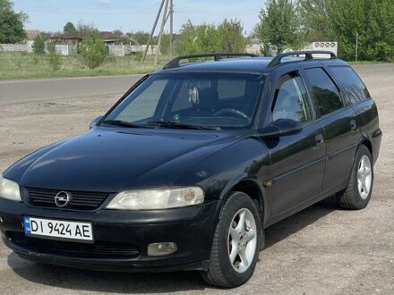 Черный Опель Вектра, объемом двигателя 1.6 л и пробегом 366 тыс. км за 2150 $, фото 1 на Automoto.ua