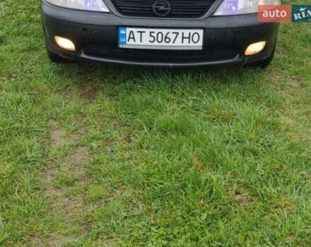Черный Опель Вектра, объемом двигателя 1.6 л и пробегом 322 тыс. км за 1550 $, фото 1 на Automoto.ua