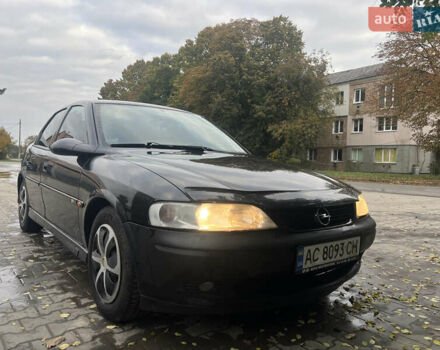 Черный Опель Вектра, объемом двигателя 1.6 л и пробегом 303 тыс. км за 2300 $, фото 1 на Automoto.ua