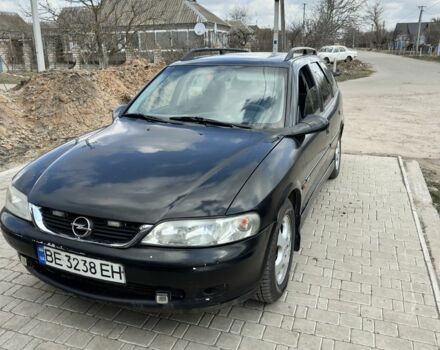 Черный Опель Вектра, объемом двигателя 1.8 л и пробегом 370 тыс. км за 1800 $, фото 1 на Automoto.ua
