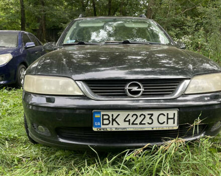 Черный Опель Вектра, объемом двигателя 1.8 л и пробегом 335 тыс. км за 2250 $, фото 1 на Automoto.ua
