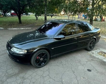 Черный Опель Вектра, объемом двигателя 2.2 л и пробегом 220 тыс. км за 2950 $, фото 1 на Automoto.ua