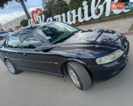 Черный Опель Вектра, объемом двигателя 1.8 л и пробегом 347 тыс. км за 2700 $, фото 1 на Automoto.ua