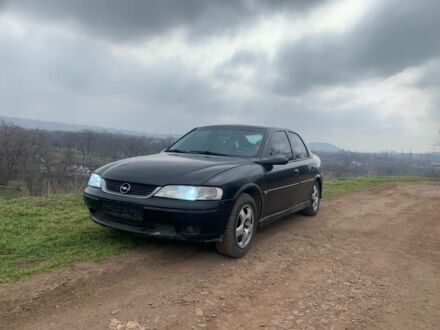 Чорний Опель Вектра, об'ємом двигуна 1.6 л та пробігом 200 тис. км за 903 $, фото 1 на Automoto.ua