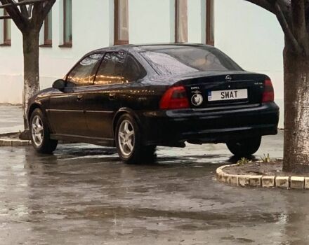 Черный Опель Вектра, объемом двигателя 2 л и пробегом 337 тыс. км за 2400 $, фото 1 на Automoto.ua