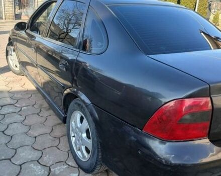 Черный Опель Вектра, объемом двигателя 1.6 л и пробегом 280 тыс. км за 2950 $, фото 1 на Automoto.ua