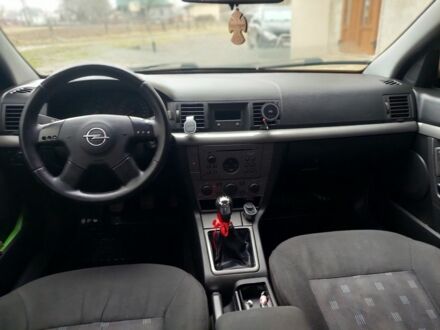 Чорний Опель Вектра, об'ємом двигуна 2 л та пробігом 325 тис. км за 4200 $, фото 1 на Automoto.ua