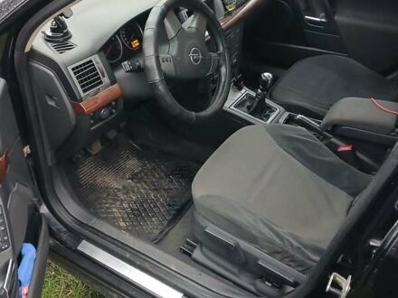 Черный Опель Вектра, объемом двигателя 2.2 л и пробегом 32 тыс. км за 3700 $, фото 1 на Automoto.ua