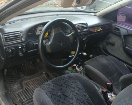 Фиолетовый Опель Вектра, объемом двигателя 2 л и пробегом 370 тыс. км за 1350 $, фото 7 на Automoto.ua