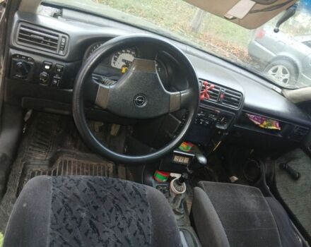 Фиолетовый Опель Вектра, объемом двигателя 2 л и пробегом 370 тыс. км за 1350 $, фото 6 на Automoto.ua