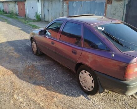 Фиолетовый Опель Вектра, объемом двигателя 2 л и пробегом 457 тыс. км за 1300 $, фото 4 на Automoto.ua