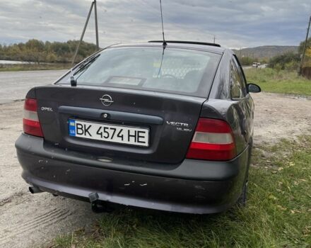 Фиолетовый Опель Вектра, объемом двигателя 1.6 л и пробегом 357 тыс. км за 1450 $, фото 4 на Automoto.ua