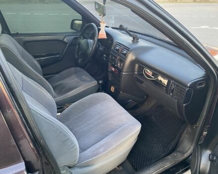 Фиолетовый Опель Вектра, объемом двигателя 2 л и пробегом 300 тыс. км за 1650 $, фото 11 на Automoto.ua