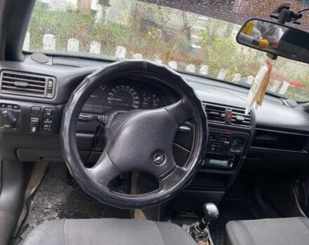 Фиолетовый Опель Вектра, объемом двигателя 1.8 л и пробегом 400 тыс. км за 1800 $, фото 7 на Automoto.ua