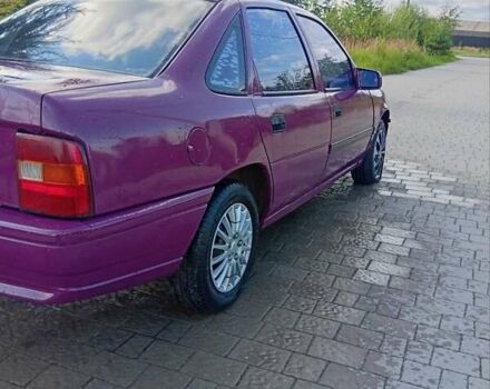 Фиолетовый Опель Вектра, объемом двигателя 1.6 л и пробегом 338 тыс. км за 700 $, фото 1 на Automoto.ua