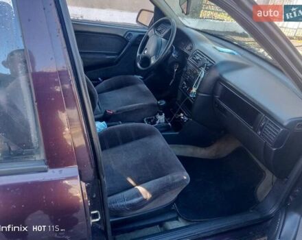 Фіолетовий Опель Вектра, об'ємом двигуна 1.8 л та пробігом 297 тис. км за 1450 $, фото 13 на Automoto.ua