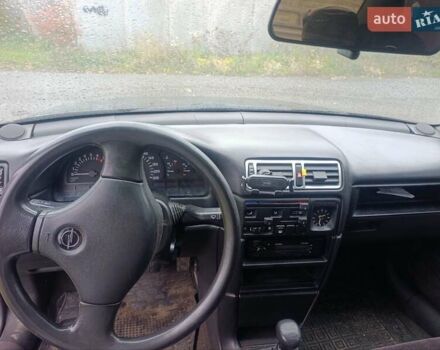 Фіолетовий Опель Вектра, об'ємом двигуна 1.6 л та пробігом 386 тис. км за 1600 $, фото 1 на Automoto.ua