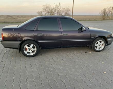 Фиолетовый Опель Вектра, объемом двигателя 2 л и пробегом 300 тыс. км за 1650 $, фото 4 на Automoto.ua