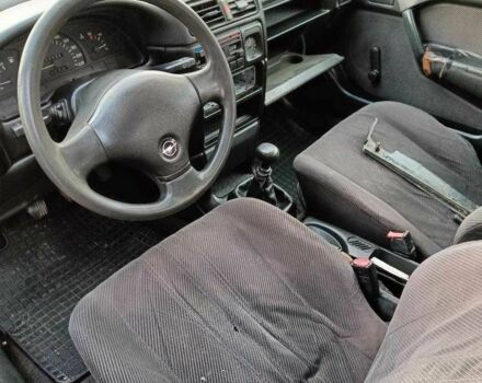 Фиолетовый Опель Вектра, объемом двигателя 1.8 л и пробегом 450 тыс. км за 650 $, фото 4 на Automoto.ua