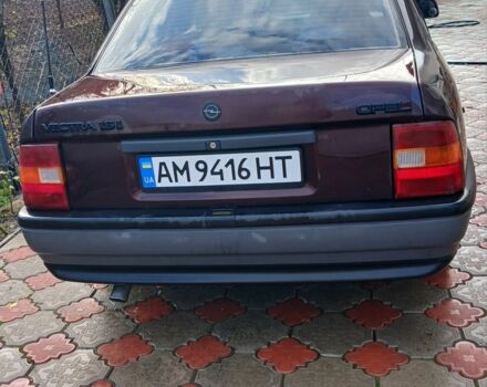 Фіолетовий Опель Вектра, об'ємом двигуна 1.6 л та пробігом 340 тис. км за 700 $, фото 3 на Automoto.ua
