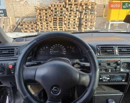 Фиолетовый Опель Вектра, объемом двигателя 1.7 л и пробегом 410 тыс. км за 1350 $, фото 10 на Automoto.ua