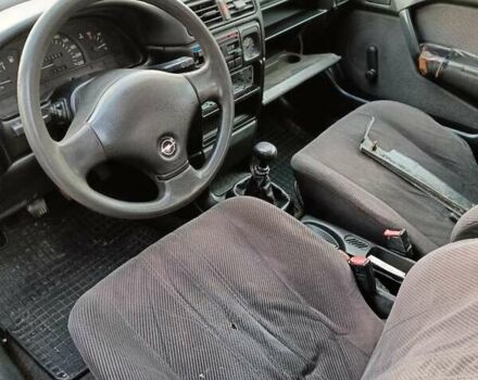 Фиолетовый Опель Вектра, объемом двигателя 1.8 л и пробегом 450 тыс. км за 650 $, фото 3 на Automoto.ua